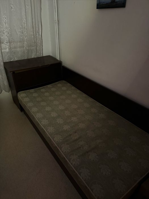 Разтегателна  маса, бюро, единични легла 2бр., секция, кухненски диван