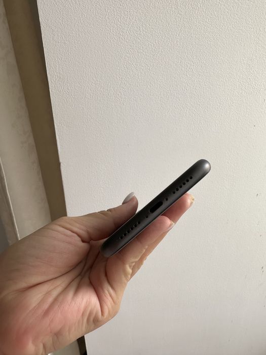 iPhone 11 в идеальном состоянии