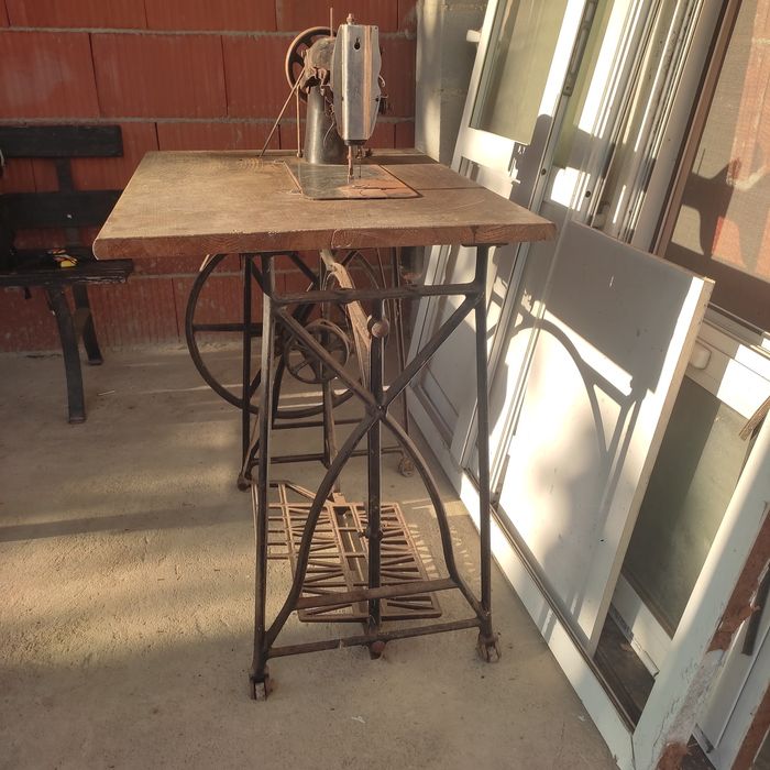 Телевизор Витязъ, шевна машина Британия
Радио грам