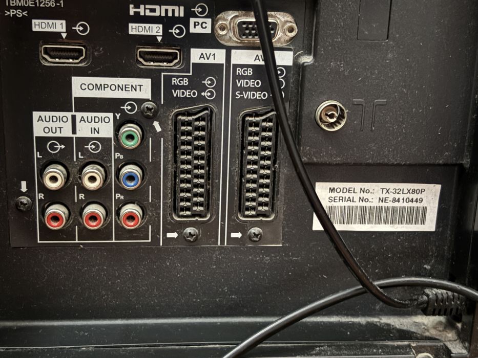 Televizor Panasonic diagonala 80 cm