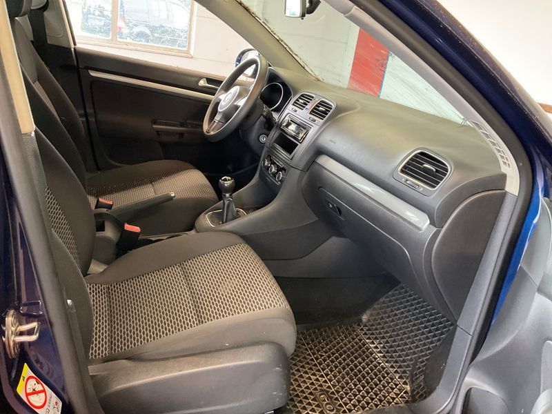 Volkswagen Golf VI 1.6 TDI Trendline BlueMotion Tech 2011