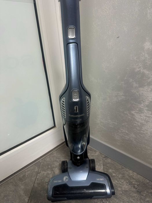 Вертикална прахосмукачка Grundig