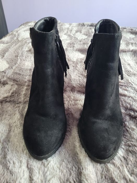 Botine negre cu toc gros