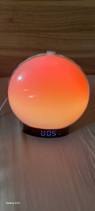 3 в 1 . Нощна лампа -Часовник с аларма радио Bluetooth