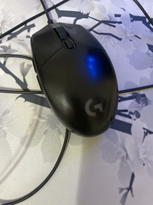 прлдам мышку игровую