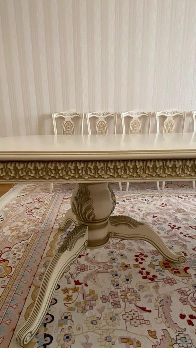 Продается стол из массива дерева