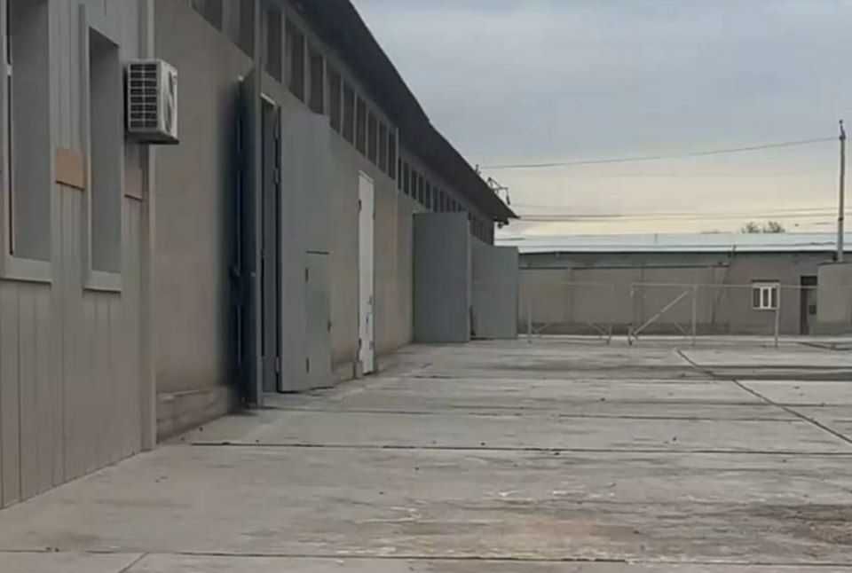 Продаётся 1 га производственная база.