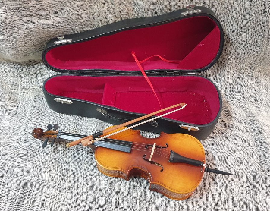 Умален модел на виолончело в калъф - сувенир