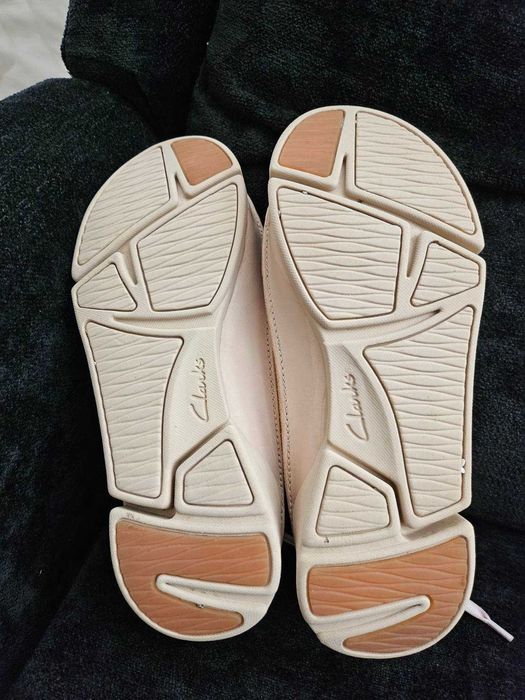 Дамски обувки Clarks - нови