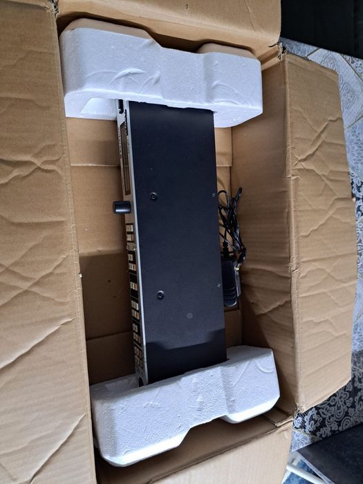 Vând procesor de voce TASCAM TA-1VP