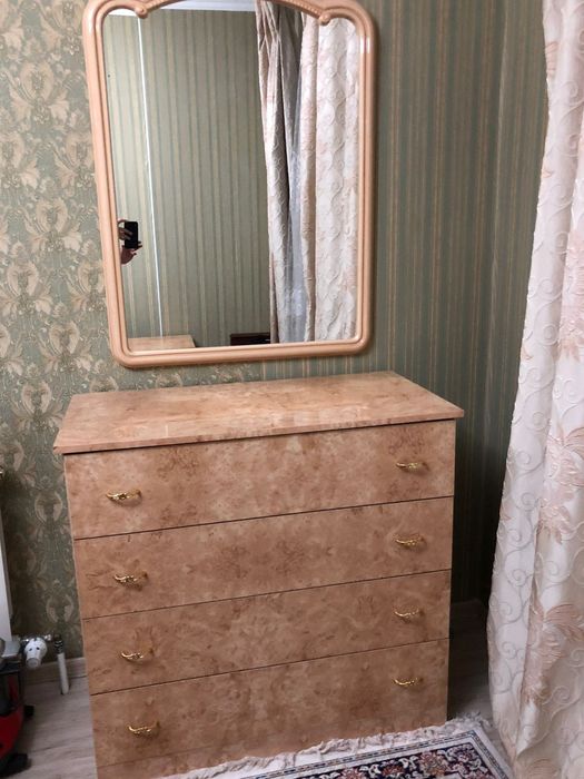 Продам спальный гарнитур