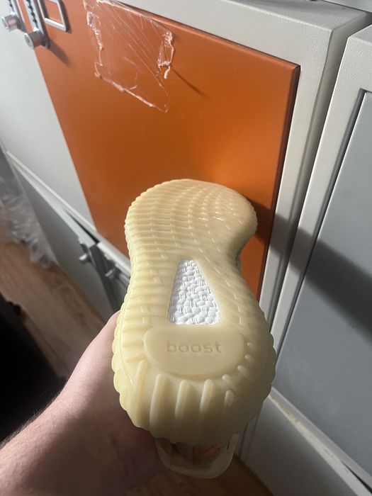 Yeezy 350(marimi 42 2/3)