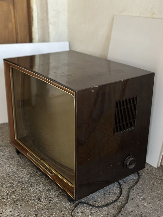 Ретро телевизор. Антика.