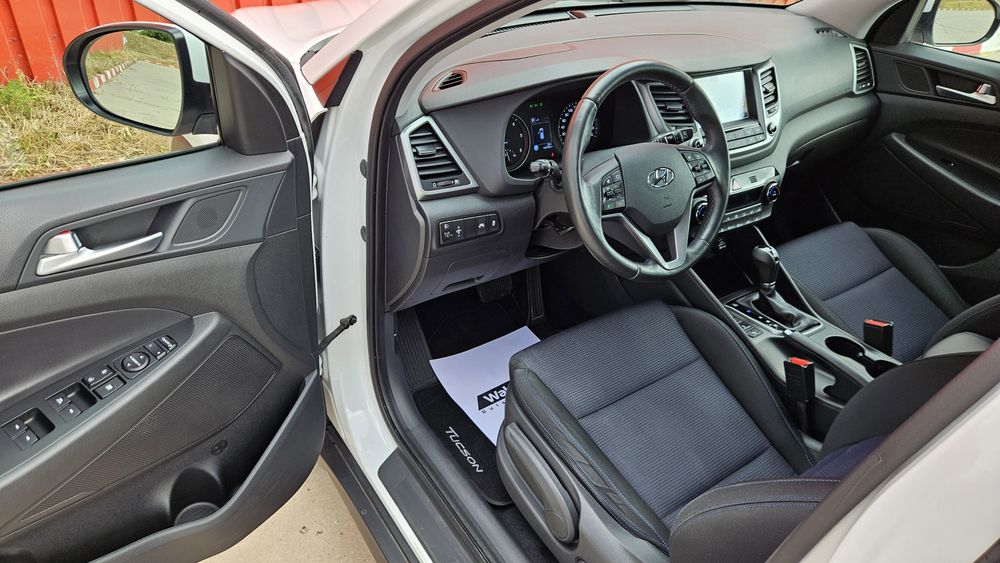 Hyundai Tucson 1.7 Crdi 140 cp Euro 6 Automata-Xenon-Navi-Clima-Camera-Jante R17 Impecabila