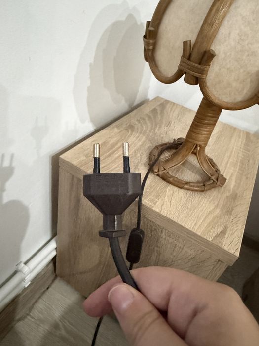 Lampa de lemn functionala