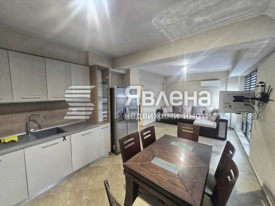Дава се под наем Тристаен апартамент в София, Център - 89 кв.м за 767 € - Снимка #3