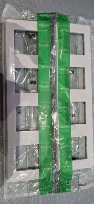 Capac, rama intrerupator cu 4 Schneider Unica NU400818