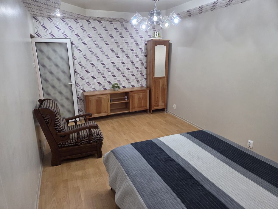 De închiriat apartament 3 camere Shopping City Mall