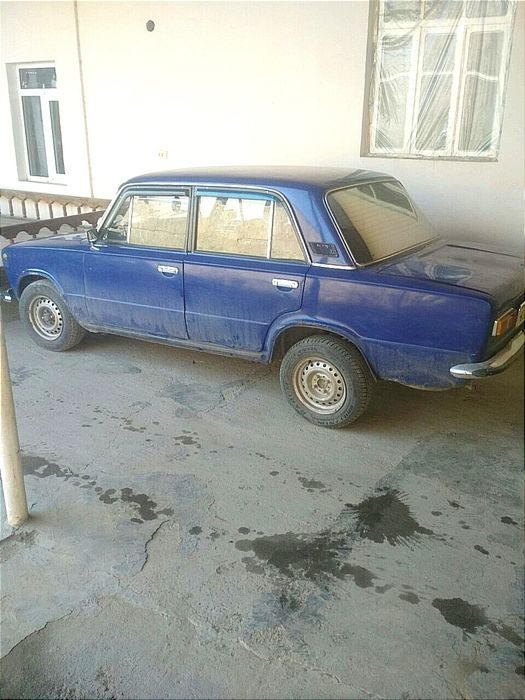 Srochniga vaz 21011 sotiladi