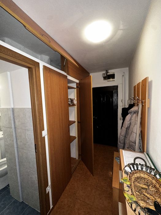 Inchiriez apartament 3 camere