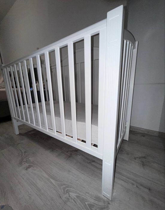 Patut ca nou din lemn masiv co sleeper plus saltea cocos si roti monta