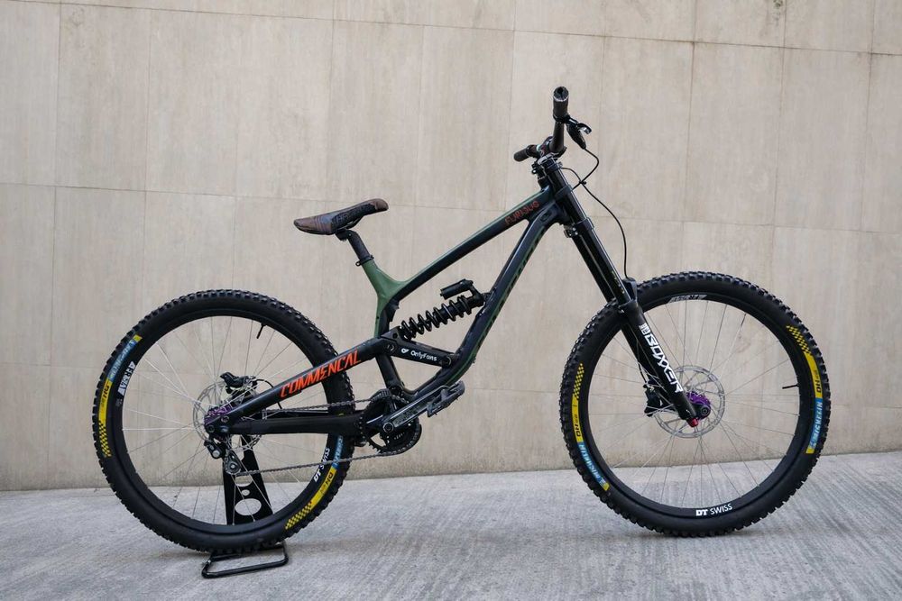 Commencal Furious 27.5 DownHill – 200mm ход, Boxxer Team, Hope Pro 4