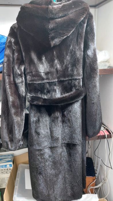 Продам норковую шубу