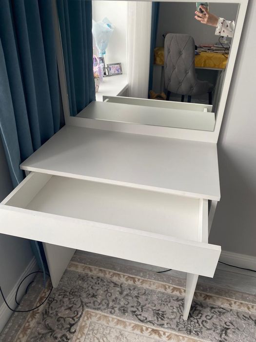 Туалетный столик