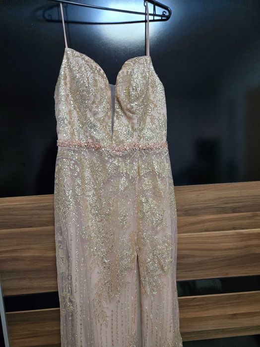 Абитуренска Страхотна рокля в розово злато