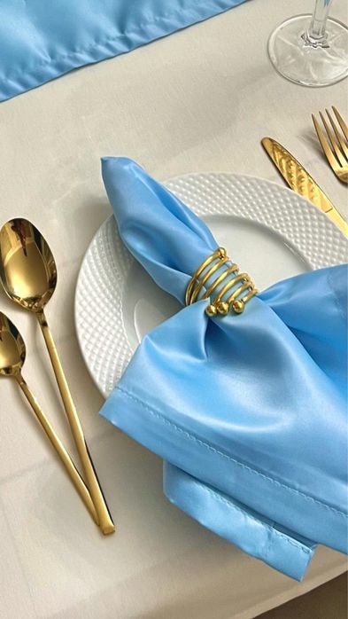 Фарфоровые тарелки