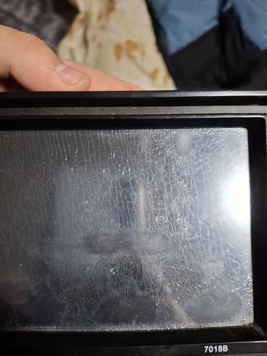 Player auto multimedia 2DIN 7018B
Vând player auto 2DIN, model 7018B,