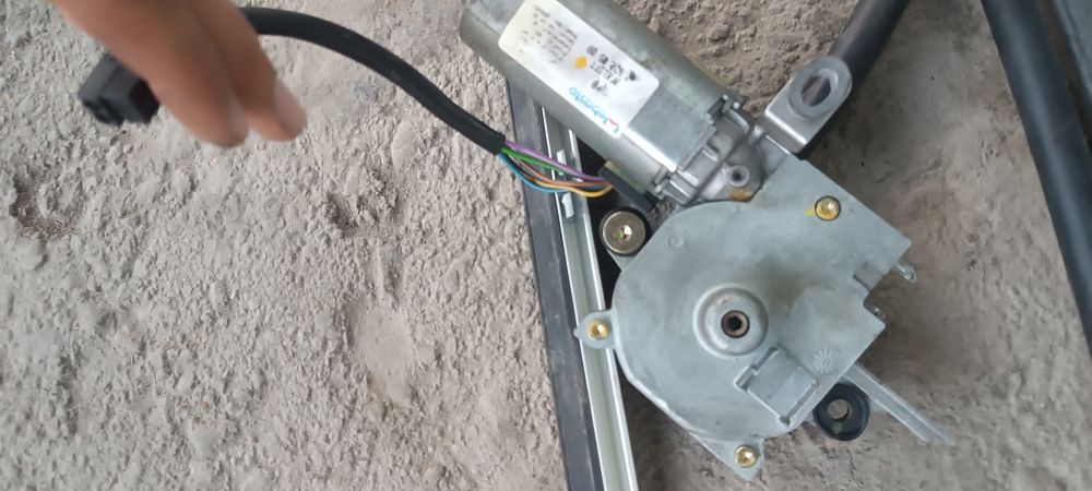 Люк потолок Мерседес 210