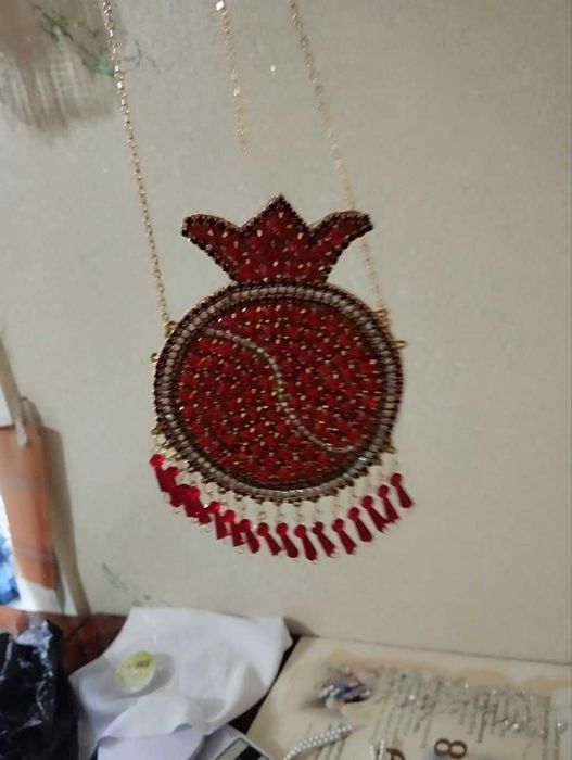 Karonala qoshlar bor.Kelinkalar uchun