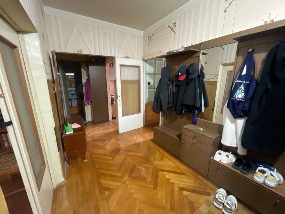 Продается 3х ком квартира. Массив куйлюк 5. Сдвоенный зал. 92м2