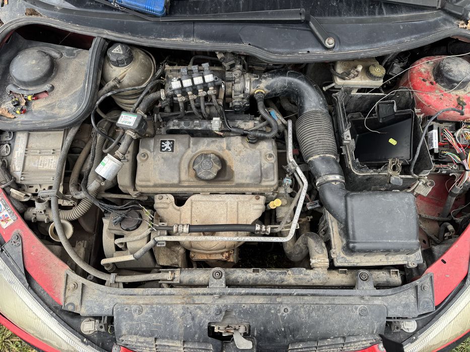 Peugeot 206 1.4i 75hp 2001г На Части