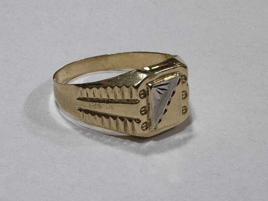 Златен пръстен 14К 585/3,12 гр.