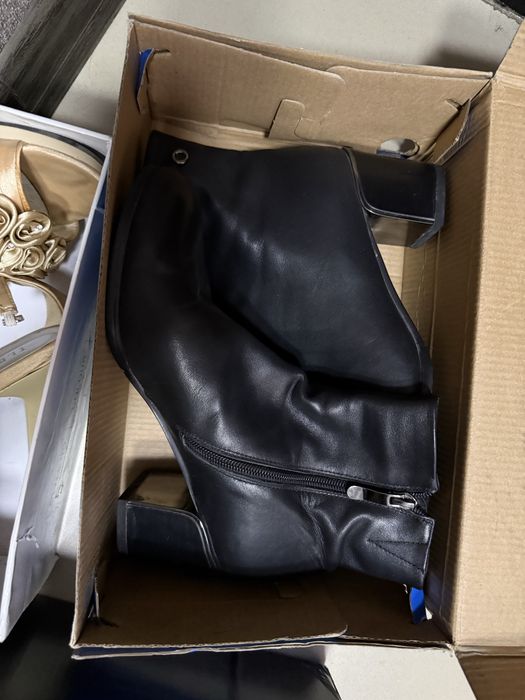 Продаю обувь по 2000 тенге