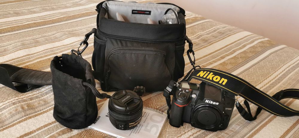 Nikon D7000 почти нов