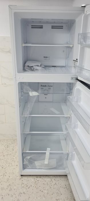 Vând frigider și aragaz nefolosite