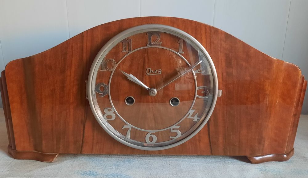 Продам старинные часы с боем ОЧЗ