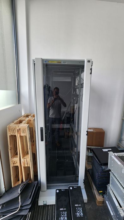 Rack server metalic
