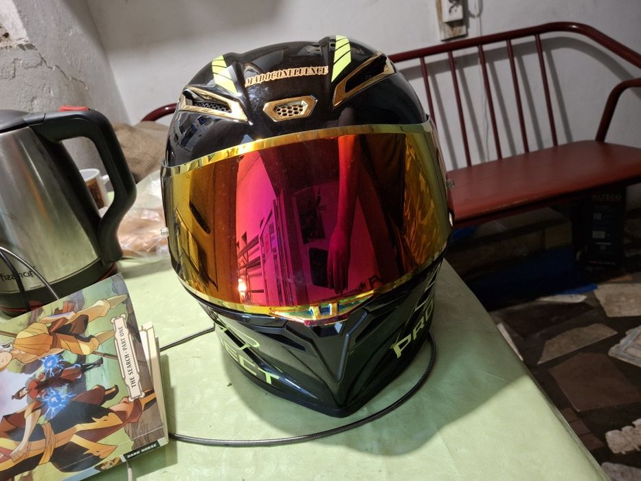 Продам мото шлем размер L