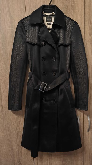 Тренч  Emporio  Armani
в черно