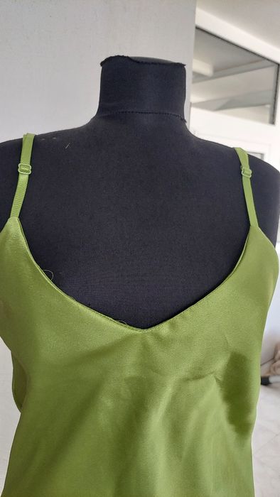 Елегантен  сатенен потник!