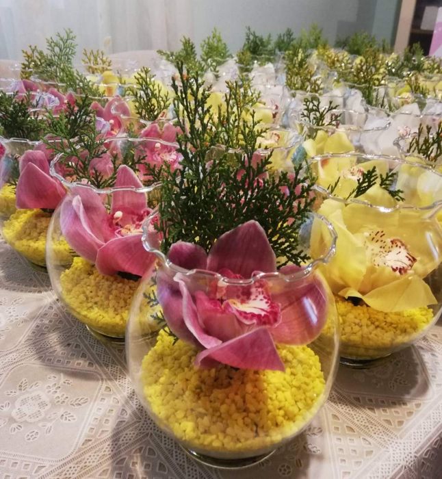 Орхидея или роза в стъклена ваза със специална декорация!!!