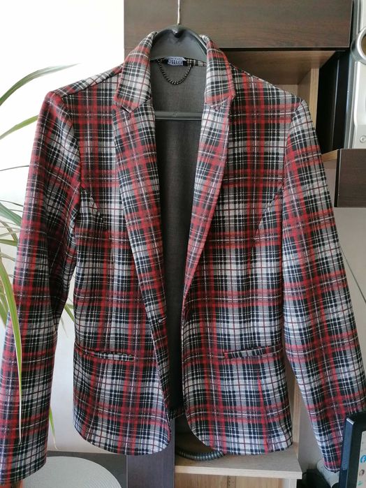 Дамски сака и якета от 10 до 30 лв.