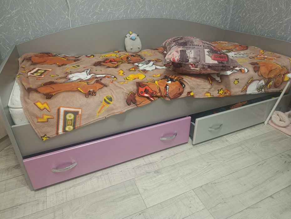 Кровать подростковая