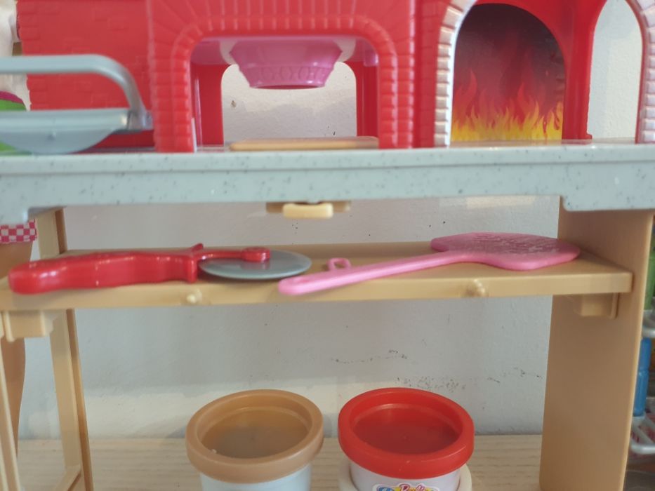 Pachet 2 Seturi Barbie Cofetar si Pizzerie Seturi Playmobil