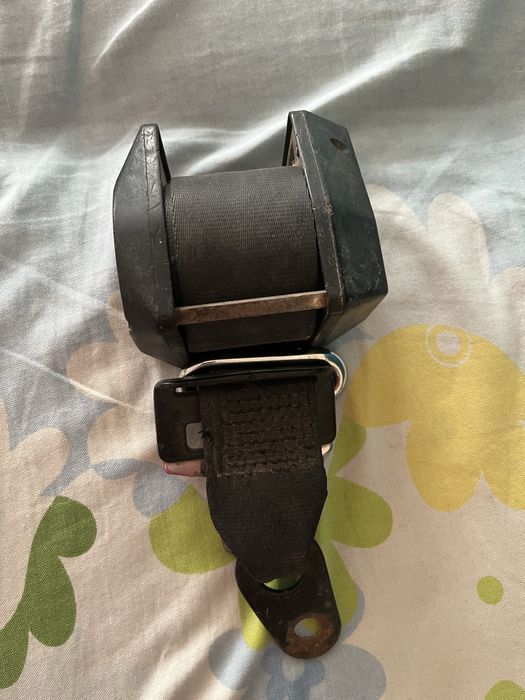 Продам ремень безопасности