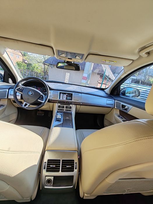Jaguar XF Luxury 2015 2.2 200cp